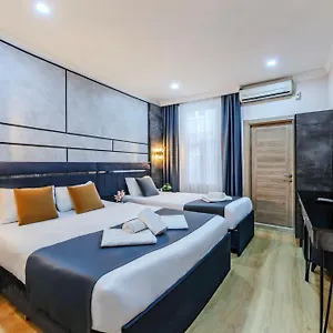 Hotel La Pazza, Istanboel